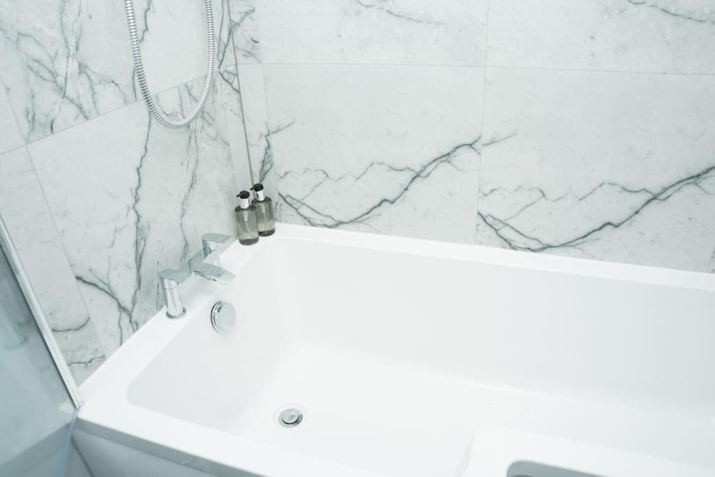 Stylish Home In York - Free Wifi & Parking - Close To Racecourse & City Centre Ngoại thất bức ảnh