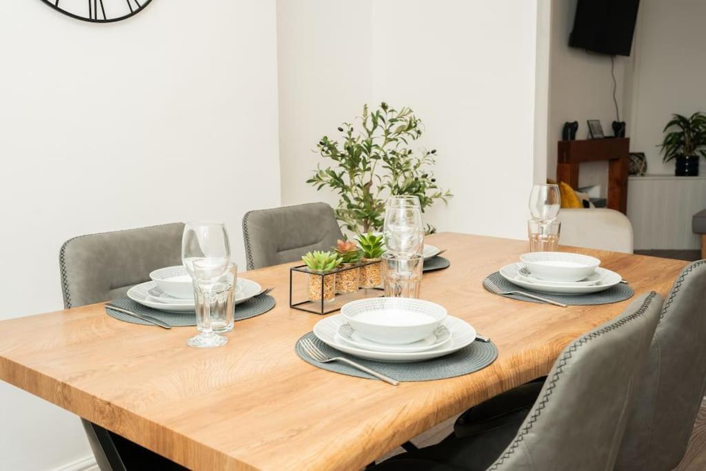 Stylish Home In York - Free Wifi & Parking - Close To Racecourse & City Centre Ngoại thất bức ảnh